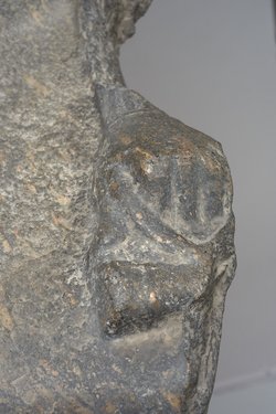 Sitzstatue der Göttin Sachmet