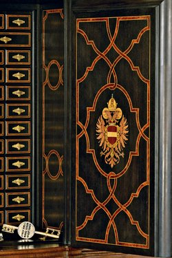 Schrank zur Aufbewahrung der Schlüssel zu den Särgen der Habsburger