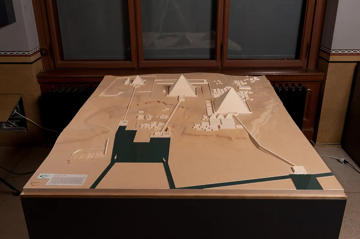 Modell des Giza-Plateaus