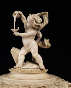 Deckelhumpen mit Bacchanal
