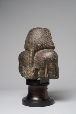 Oberteil einer Königsstatue (Sesostris II.?)