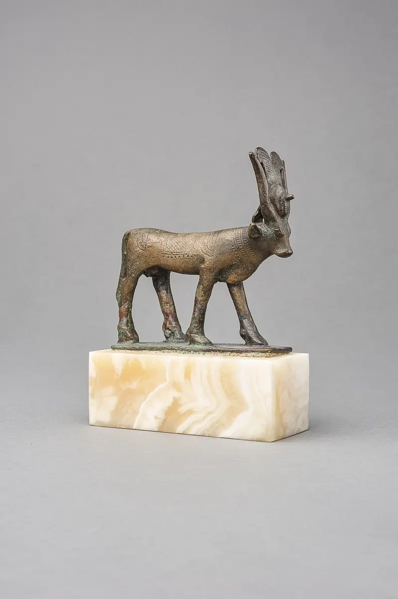 Göttin Isis-Hathor in Kuhgestalt