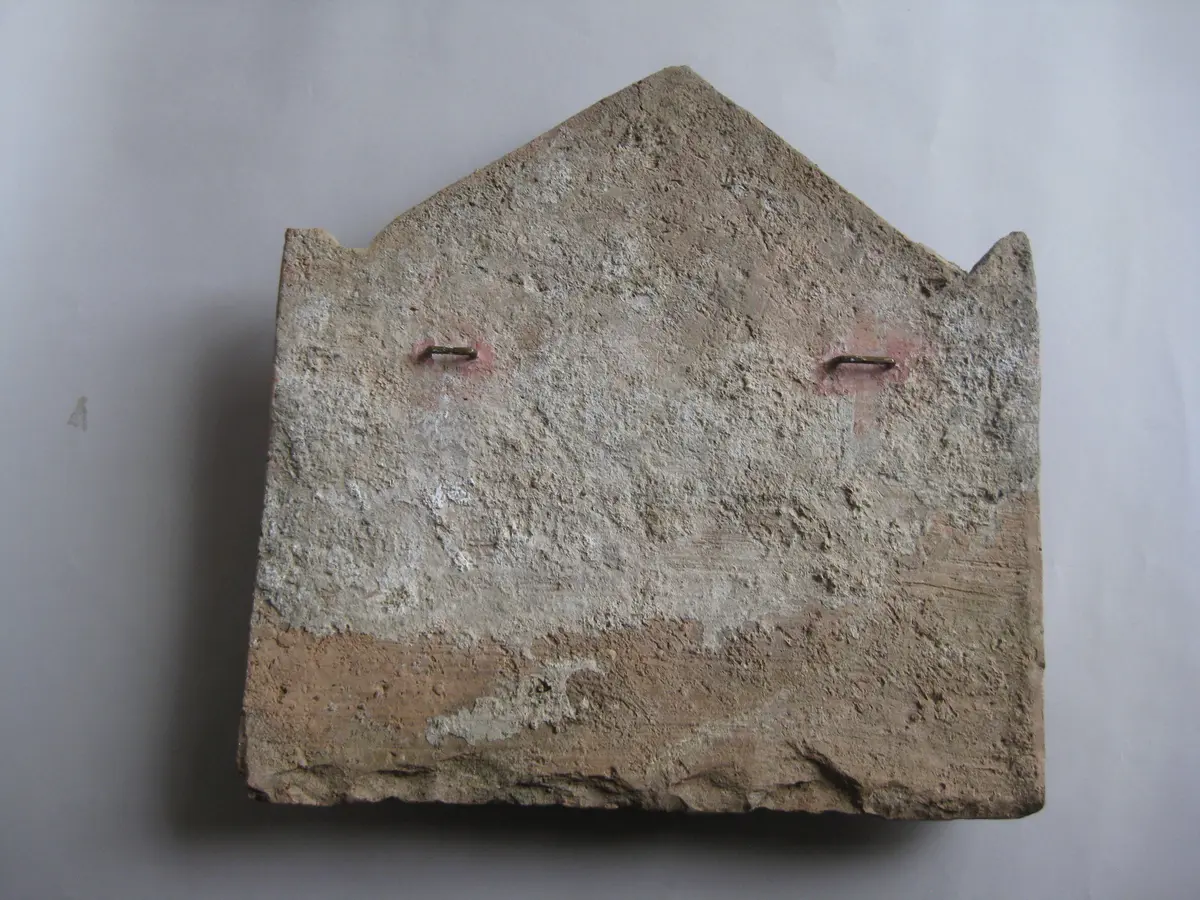 Aufsatzplatte mit Statuenschmuck einer Palästra: Herakles und Athleten