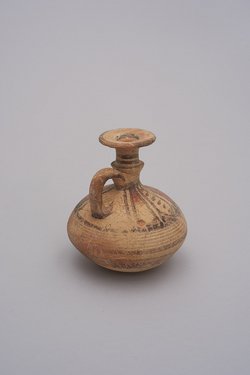 Kännchen der Bichrome V Ware