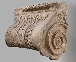 Fragment eines ionischen Kapitells