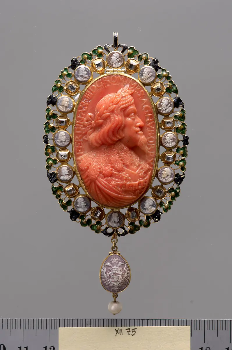 Medaillonkapsel mit Porträt Kaiser Ferdinands III. (VS); Porträt EH Leopold Wilhelm mit Devise (RS)