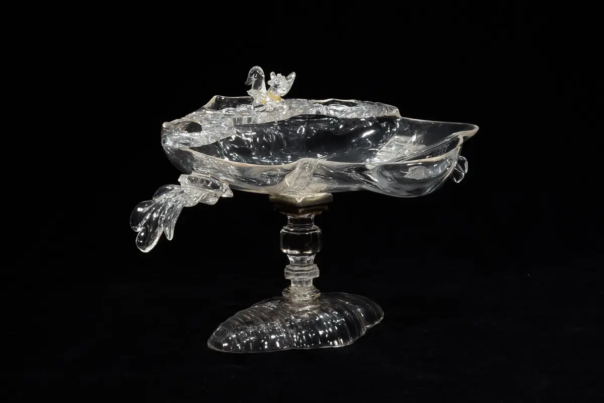 Muschelförmige Schale