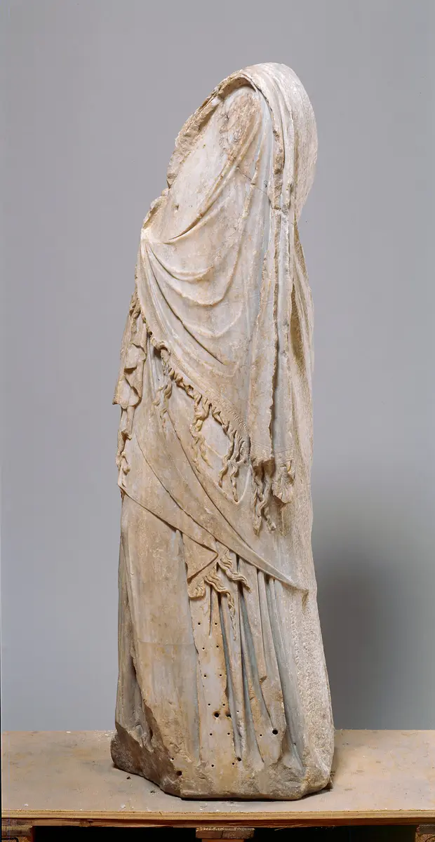 Weibliche Gewandstatue