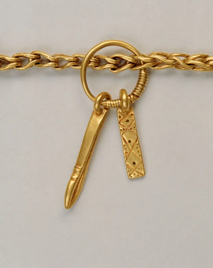 Goldkette mit 52 Anhängern