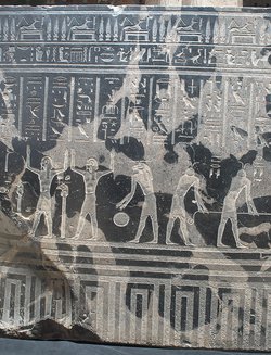 Sarkophag des Priesters Nes-schu-tefnut