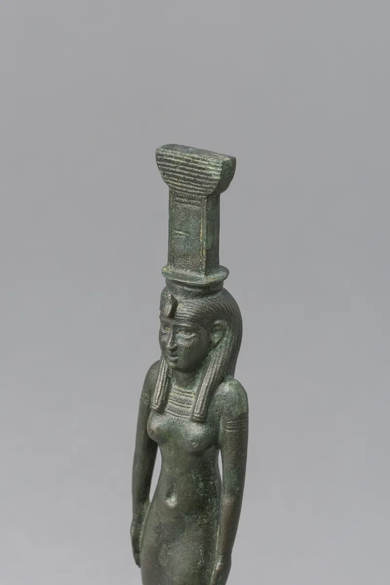 Göttin Nephthys, schreitend