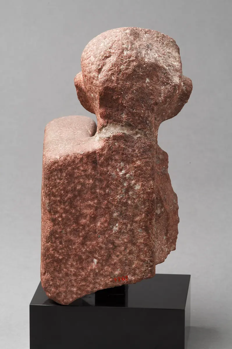 Fragmentierte Statuette einer Amarna-Prinzessin