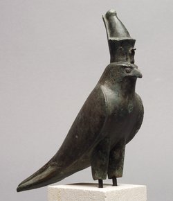 Horusfalke mit Doppelkrone