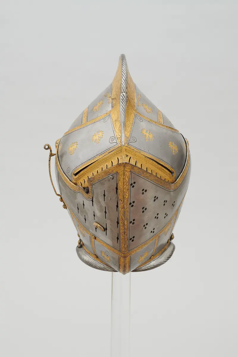 Geschlossener Helm der Adlergarnitur