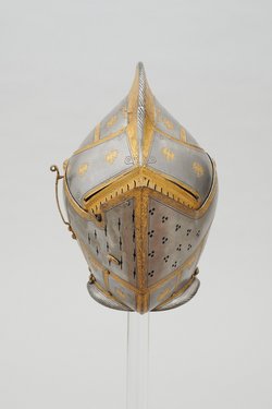 Geschlossener Helm der Adlergarnitur