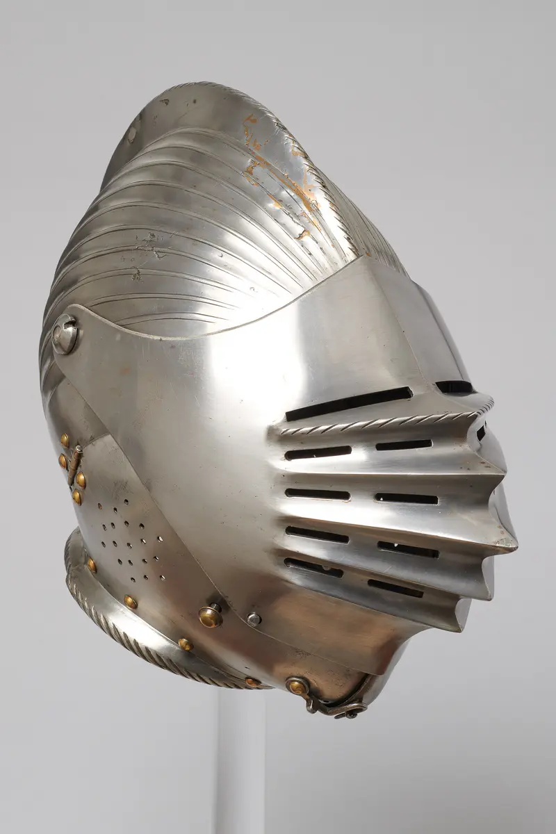 Geschlossener Helm zu einem Riefelharnisch, Riefelküriss