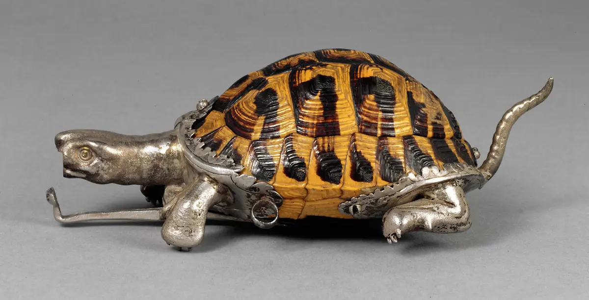 Pulverflasche in Gestalt einer Schildkröte