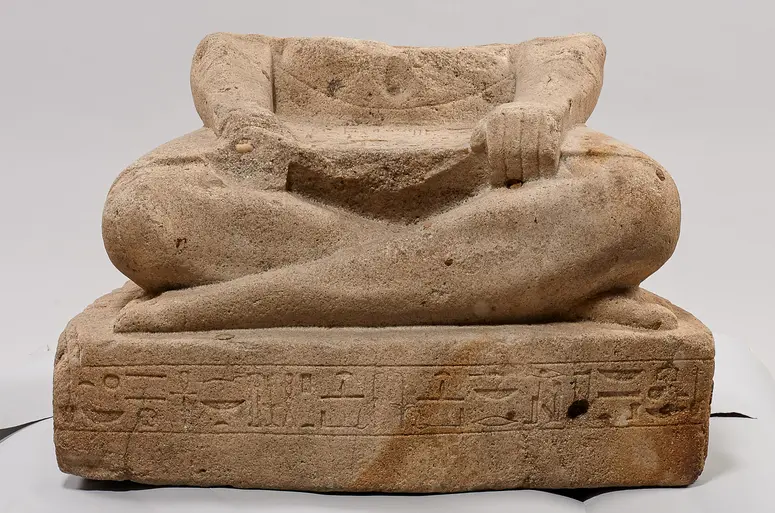 Unterteil einer Schreiberstatue des Her-wedja