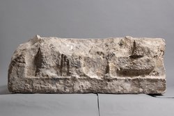 Fragment des Sarkophagkastens