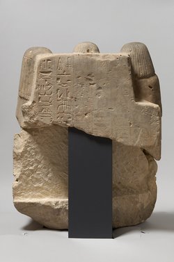Statuengruppe des Meri-ptah, des Sa-aset und der Kafi