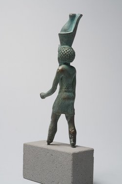 Schreitender Gott Neferhotep