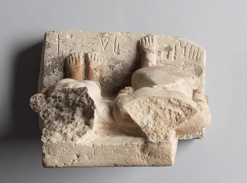Kopflose Zweiergruppe des Schepses-ptah und seiner Frau Ni-si-redi