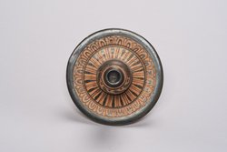 Halsamphora mit Deckel: Satyrn und Mänaden // Mädchen mit Tympanon