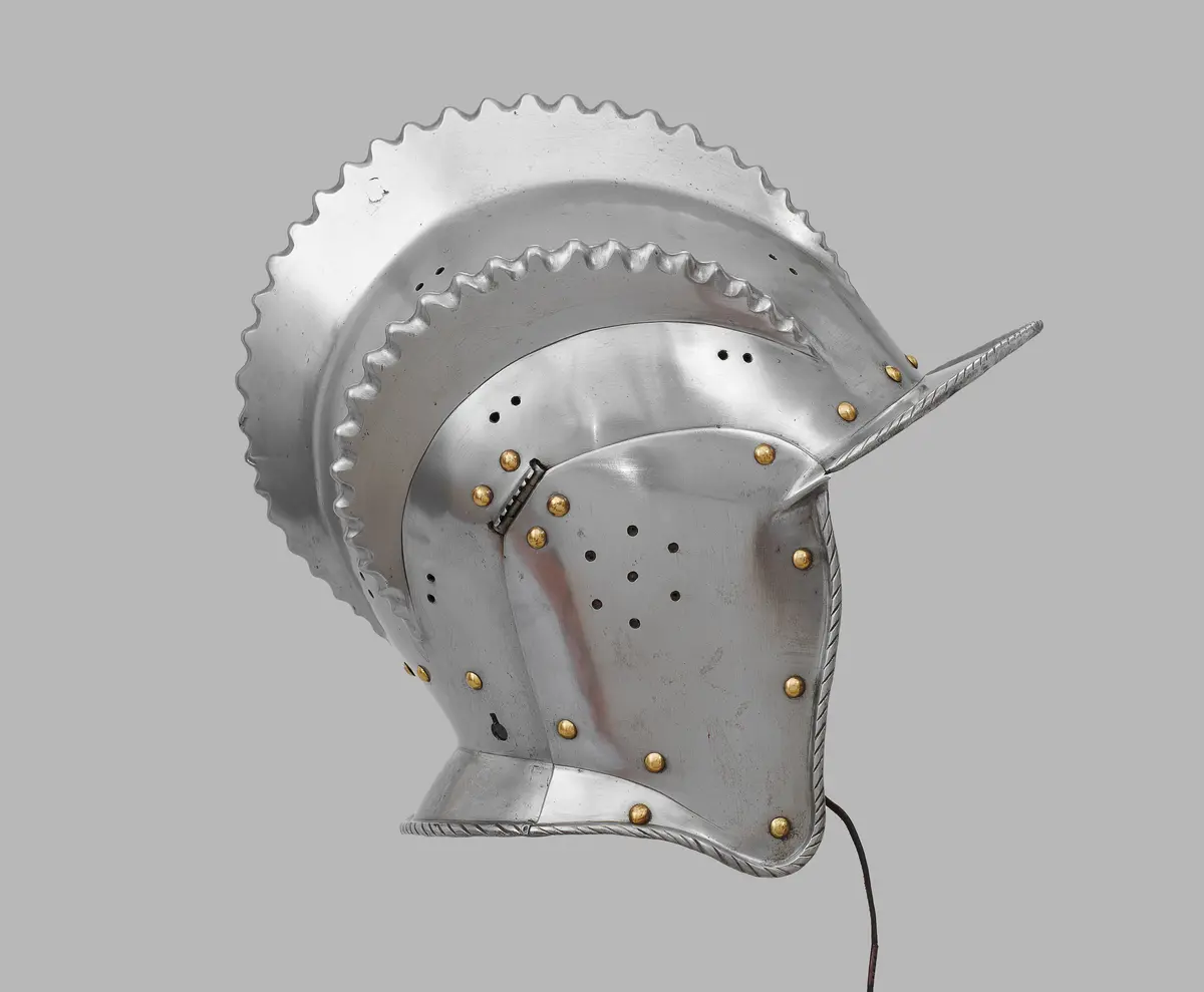 Dreikammige Sturmhaube