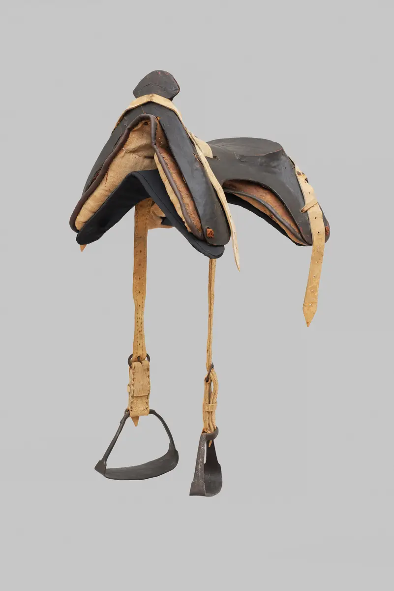 Jousting saddle