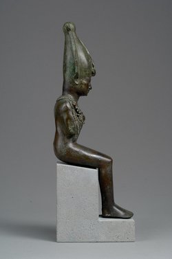 Sitzender Gott Osiris