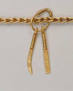 Goldkette mit 52 Anhängern