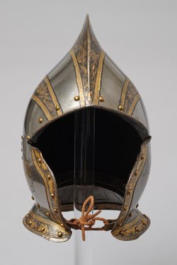 Sturmhaube der Trophäengarnitur