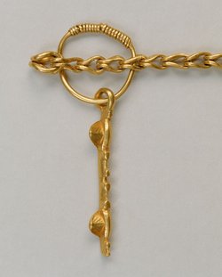 Goldkette mit 52 Anhängern