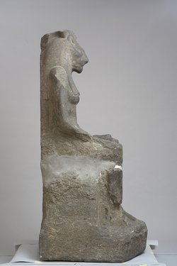 Sitzstatue der Göttin Sachmet