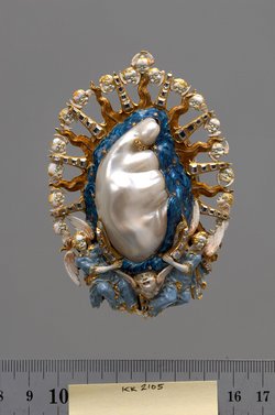 Anhänger mit monströser Perle in Form einer Madonna
