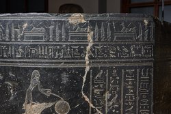 Sarkophag des Priesters Nes-schu-tefnut