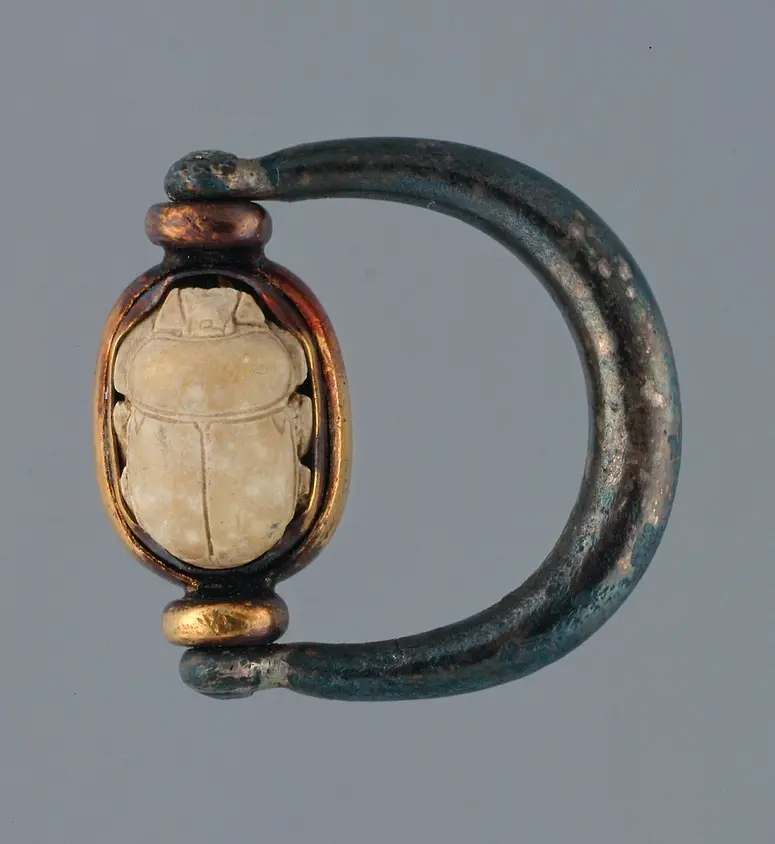 Drehring mit Skarabäus