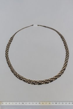 Halsring