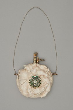 Pulverflasche mit Uhr