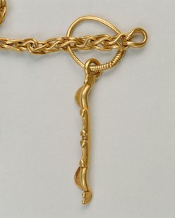 Goldkette mit 52 Anhängern