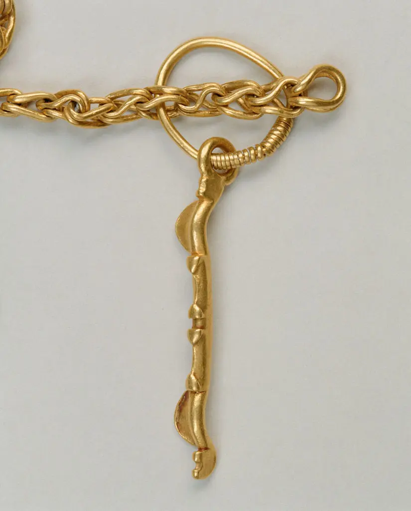Goldkette mit 52 Anhängern