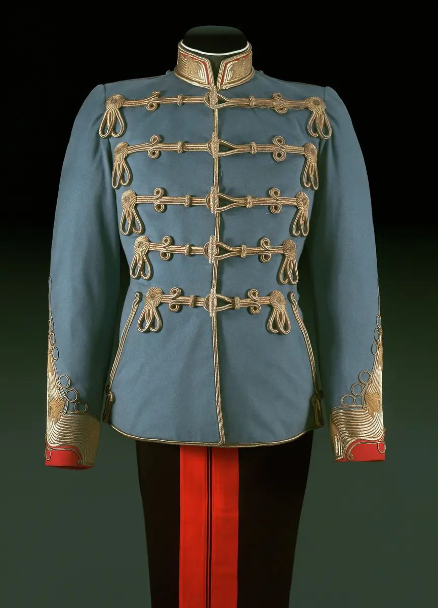 Campagne-Uniform eines österreichischen Feldmarschalls in ungarischer Adjustierung, aus dem Besitz von Kaiser Franz Joseph I.