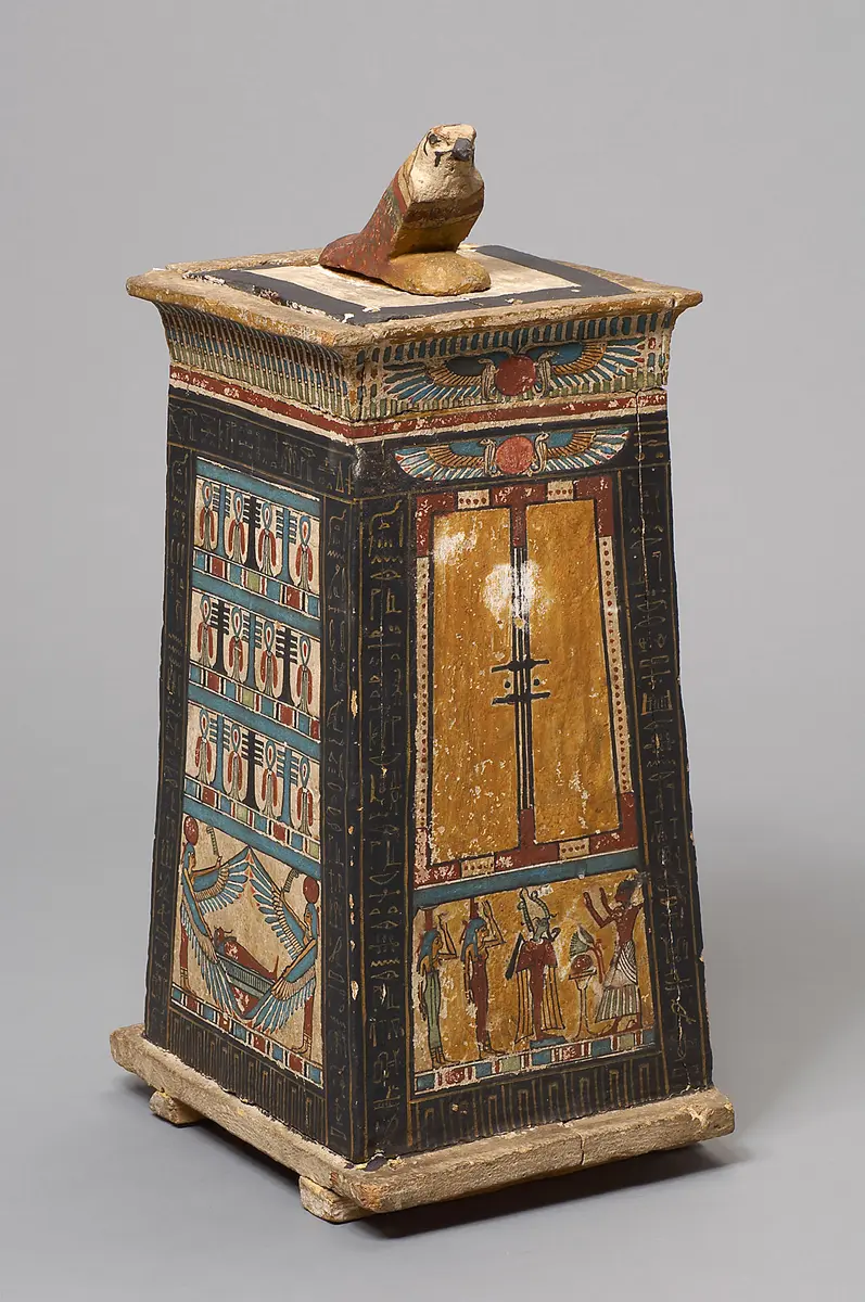 Eingeweidekasten in Form einer Kapelle