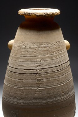 Großes Alabastron des Xerxes mit viersprachiger Inschrift