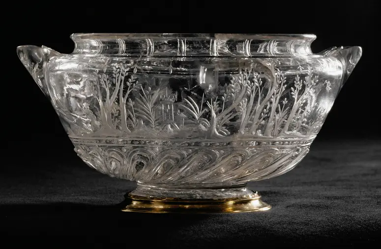 Bowl with Two Spouts