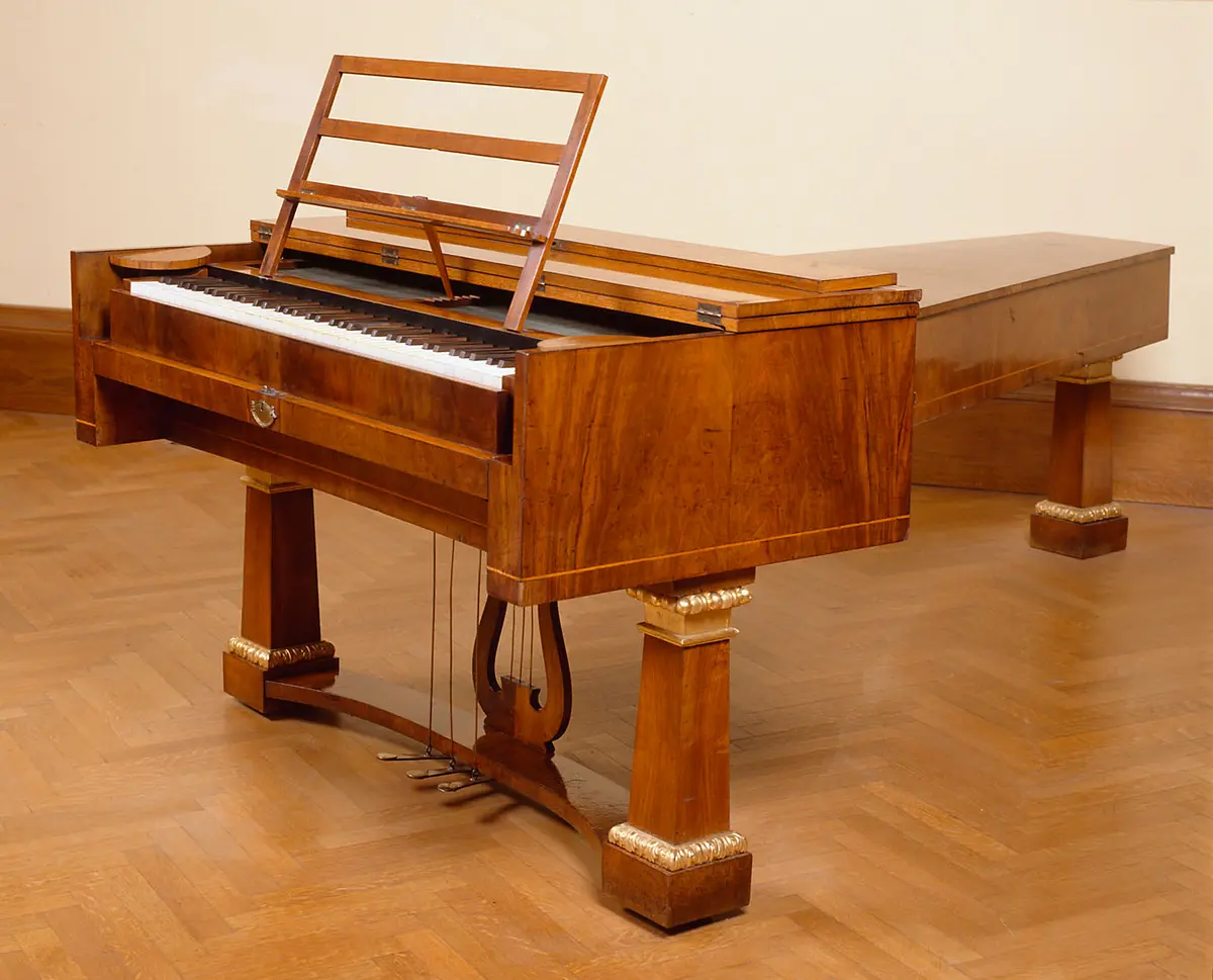 Fortepiano with a down-striking action