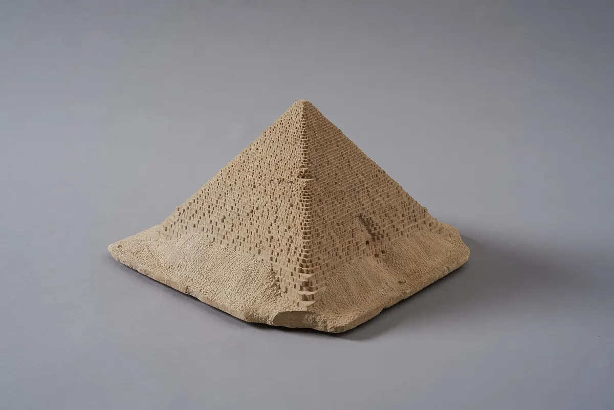 Modell der Cheops-Pyramide