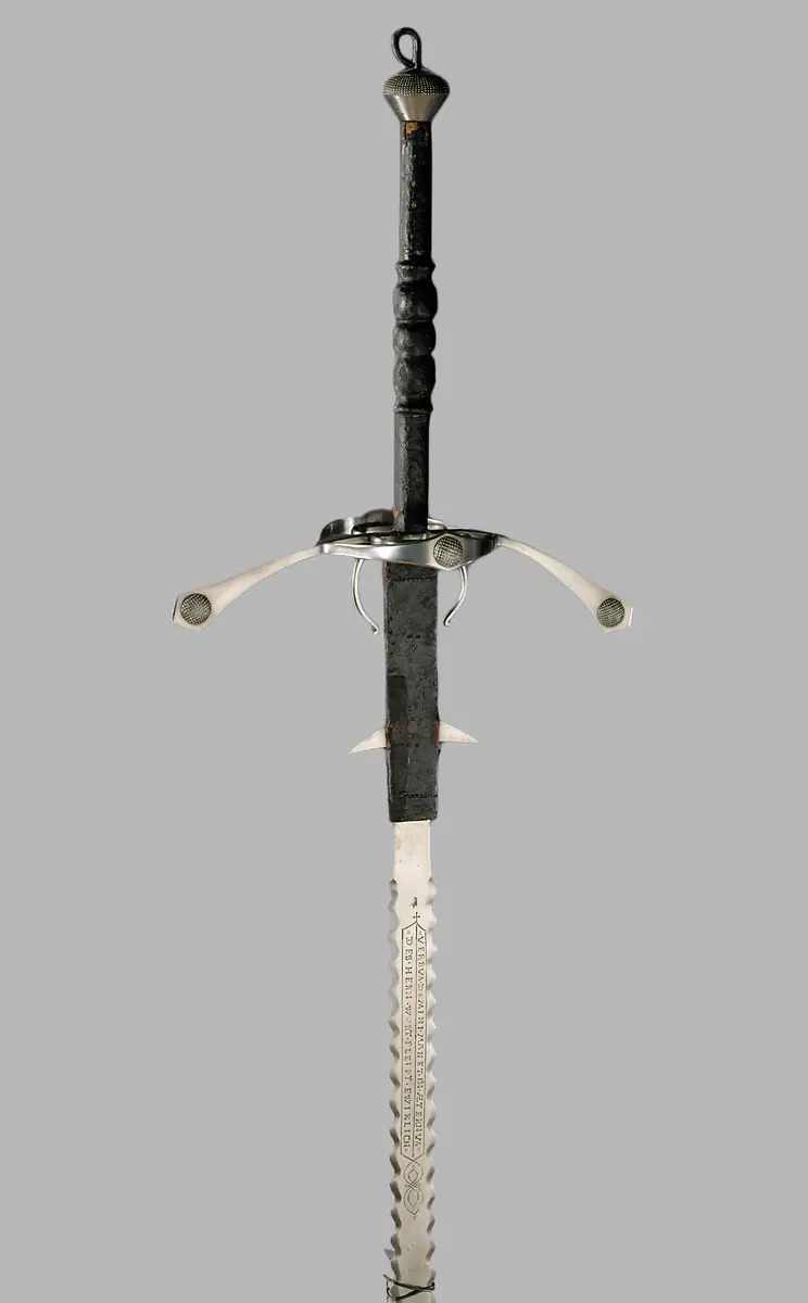Bihänder mit geflammter Klinge (Flamberg)
