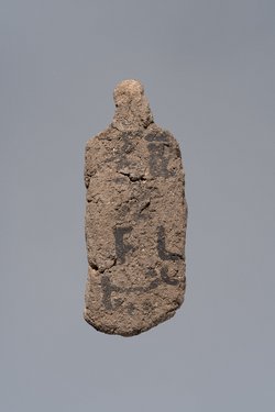 Ächtungsfigur mit Aufschrift