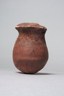 Kleine Vase mit gesiegeltem Schlammverschluß